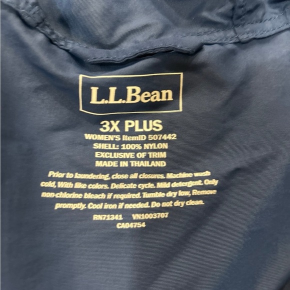 L.L. Bean Women's Navy Jacket - Picture 2 of 2